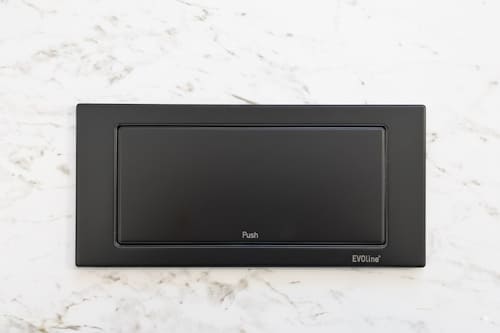 Showroom-EVOline-BackFlip-Black