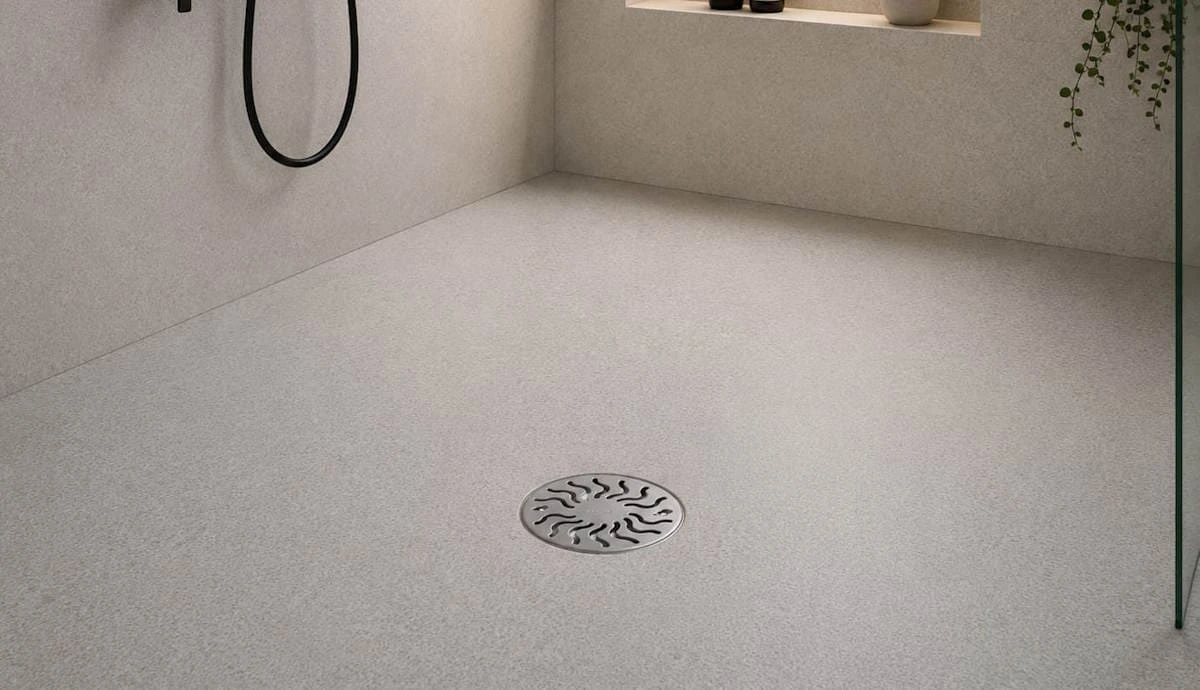 Wet room floor former prepared for a vinyl safety-floor finish
