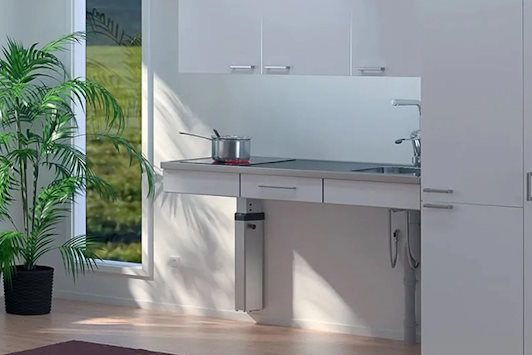 Manual Worktop Lifts: Enhancing Accessibility in your Adapted Kitchen