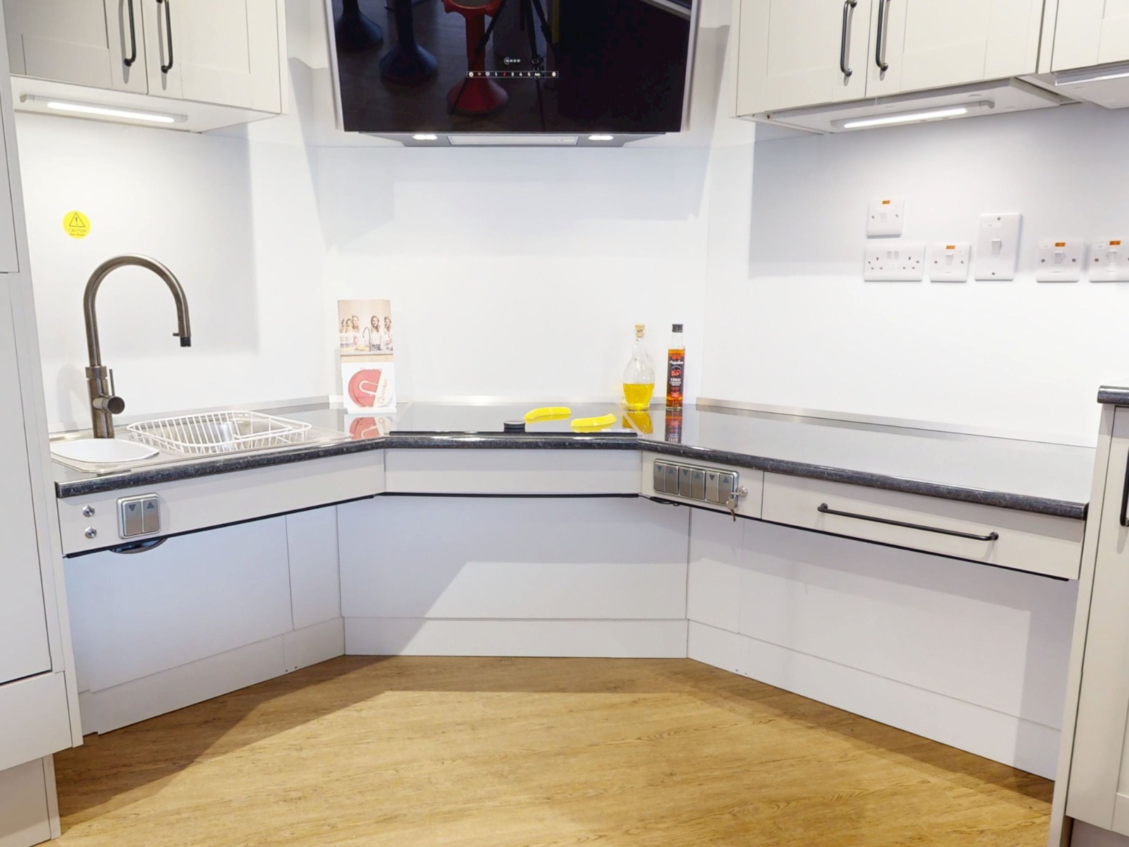 Granberg Baselift 6302 corner worktop lift