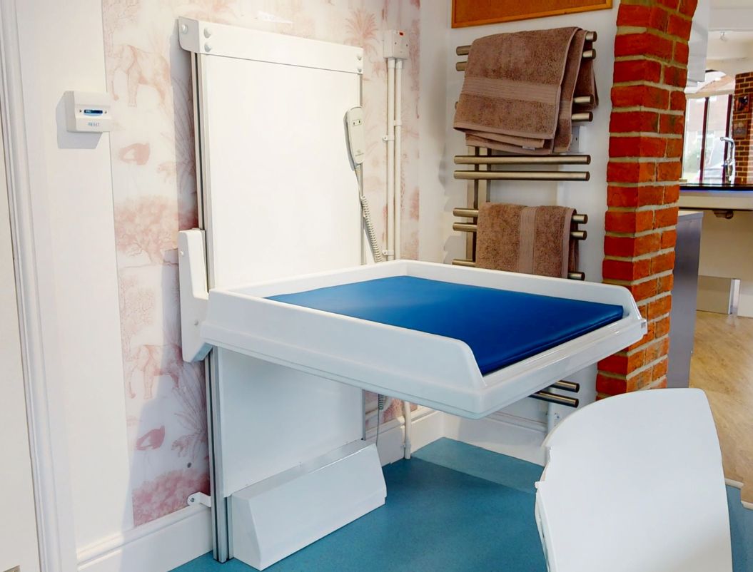 Granberg 334 electric height-adjustable baby changing table