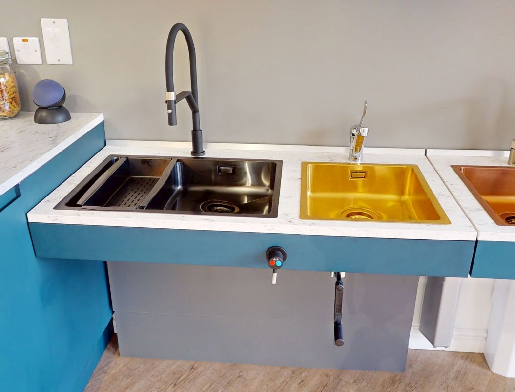 Kitchen Three cranked manual worktop and shallow sinks