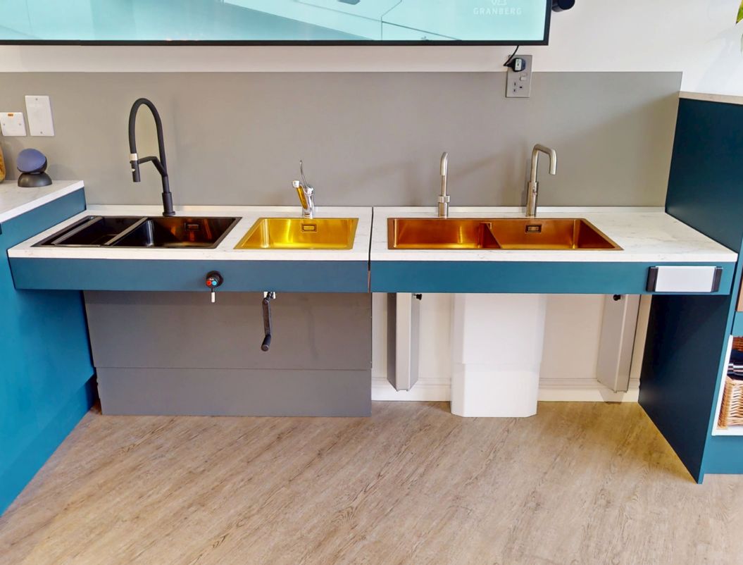 Granberg manual height-adjustable worktop lifts