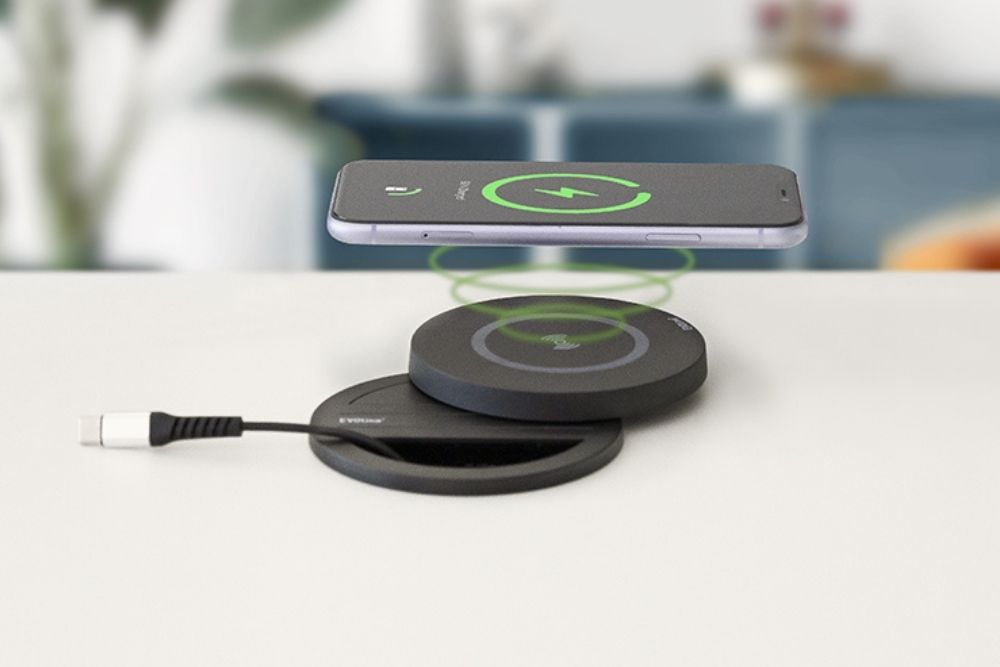 EVOline integrated USB and device charging