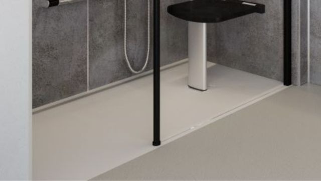 AKW level-access shower tray