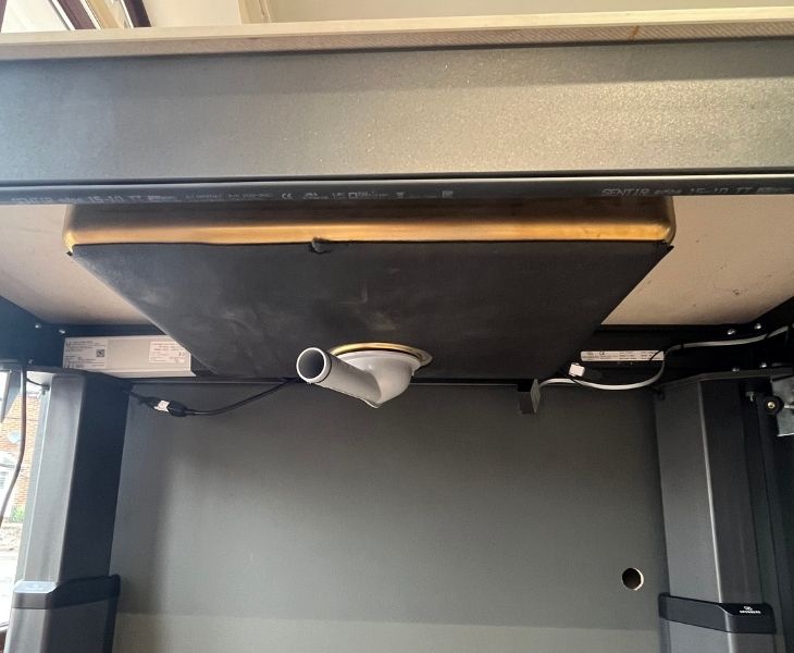Heat insulation Pad on a gold Trendline sink and Granberg worktop lift