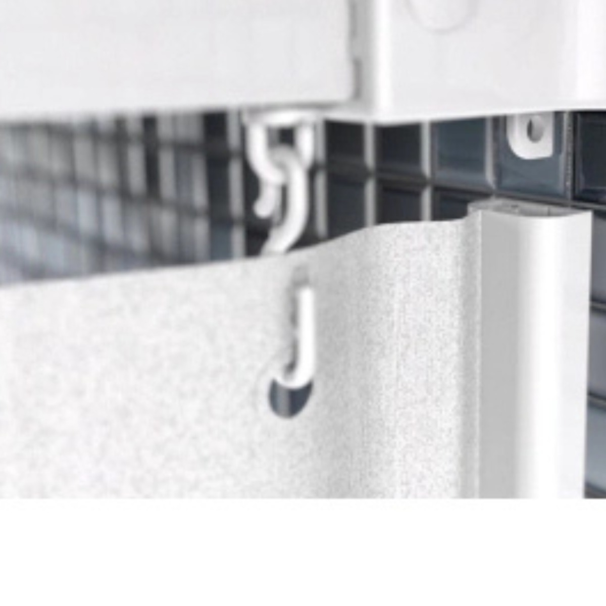 Shower fixtures and finishing accessories in an accessible shower room